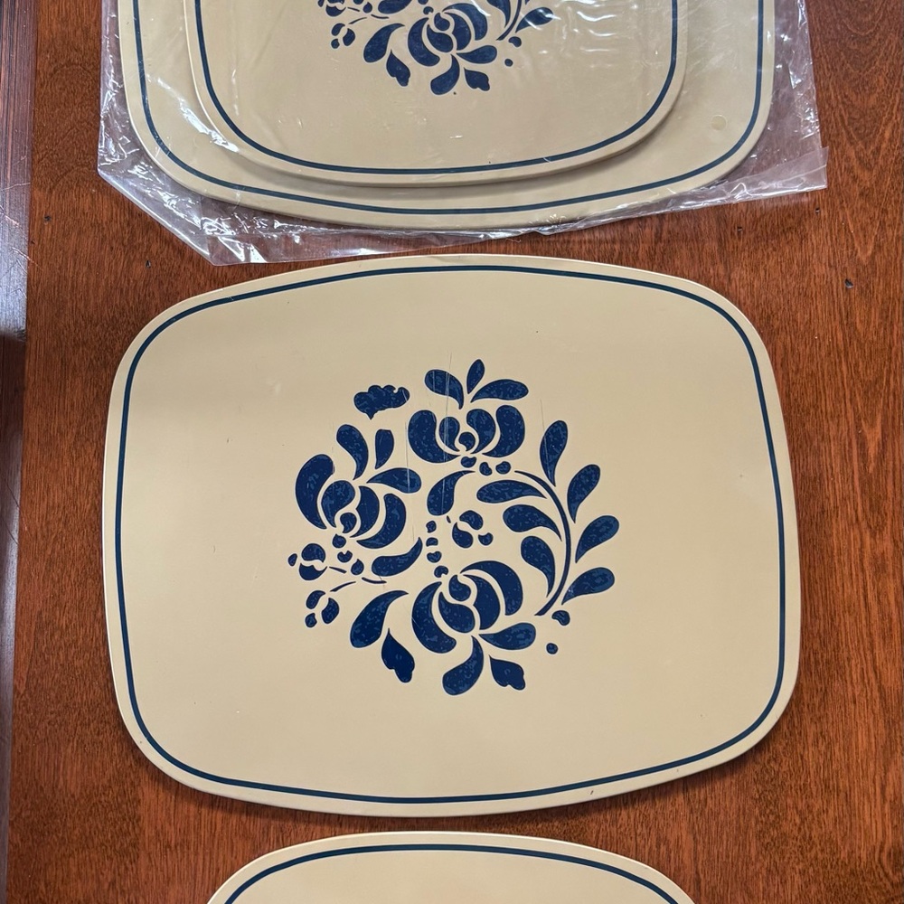 Pfaltzgraff Folk Art Beige and Blue  Stove Mat Sets